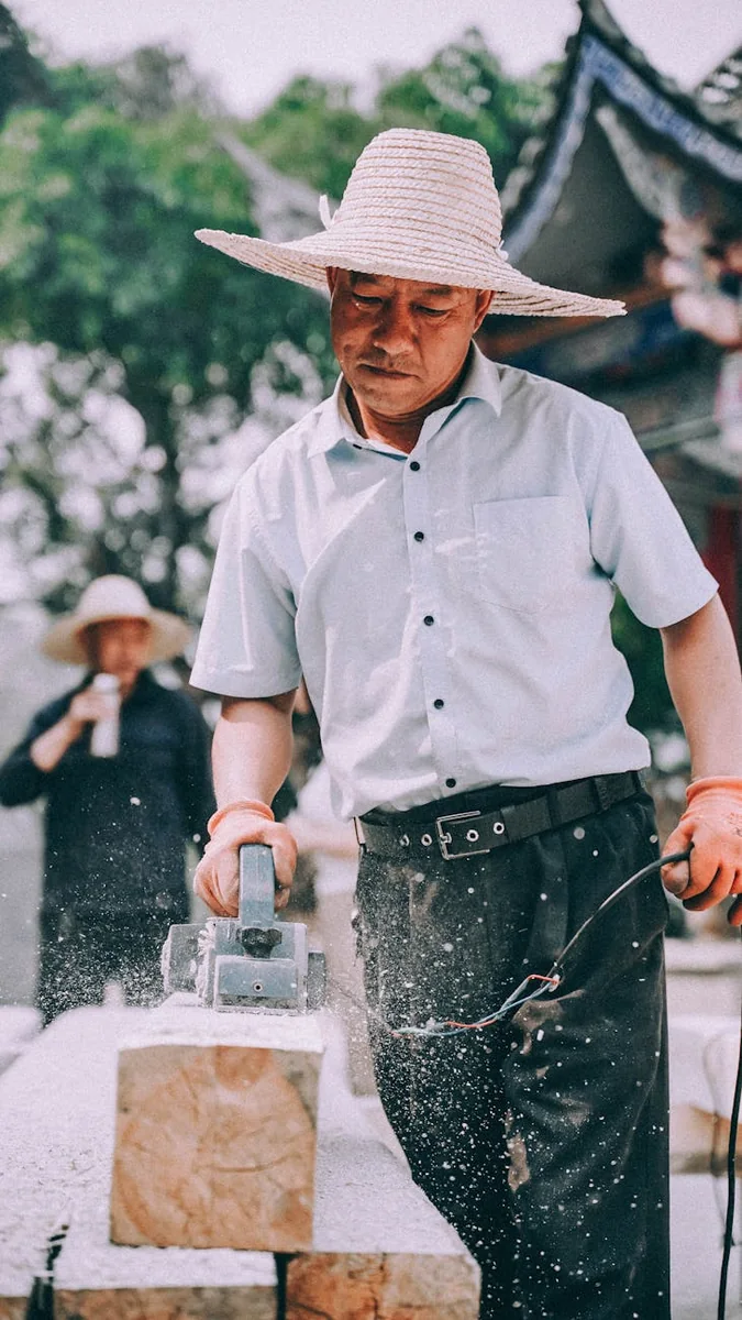 少年热血题材条目封面，两名角色并肩站在看台前